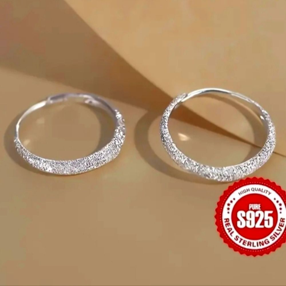 Shimmering circle earrings